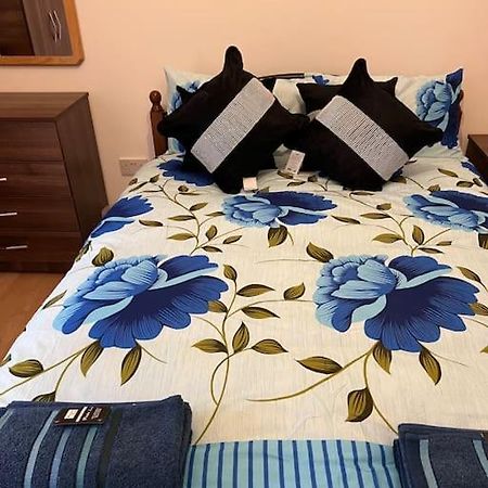 004- Brand New 1 Bedroom Apartment F1 일링 외부 사진